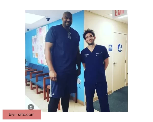 好久不见38岁拜纳姆现身洛杉矶骑行昔日湖人双冠功臣再引球迷回忆